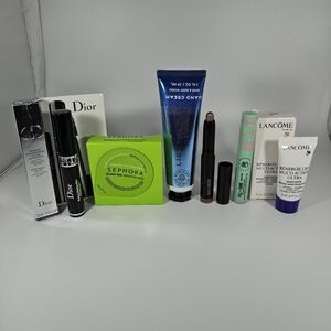 Beauty Lot (6 DELUXE SAMPLE-SIZES + 1 MYSTERY FREE FULL-SIZE)